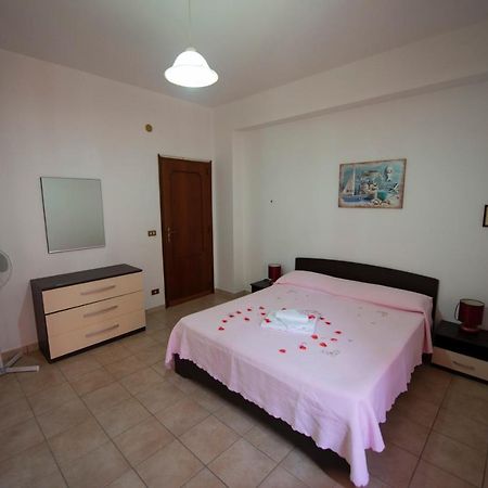 Olimpo Appartament'S Apartamento Parghelia Exterior foto
