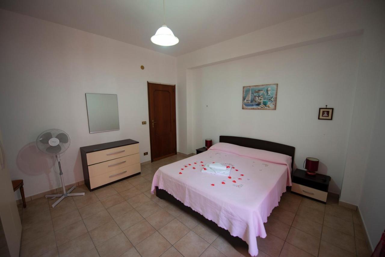 Olimpo Appartament'S Apartamento Parghelia Exterior foto
